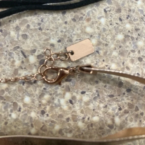 3 fashion **chokers** - Picture 3 of 6